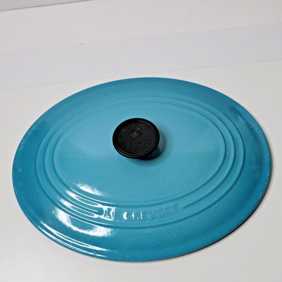 LE CREUSET Oval LID‎ ONLY 31 Cast Iron France Caribbean Blue LID 13” 6.314QT SEE - Picture 1 of 8
